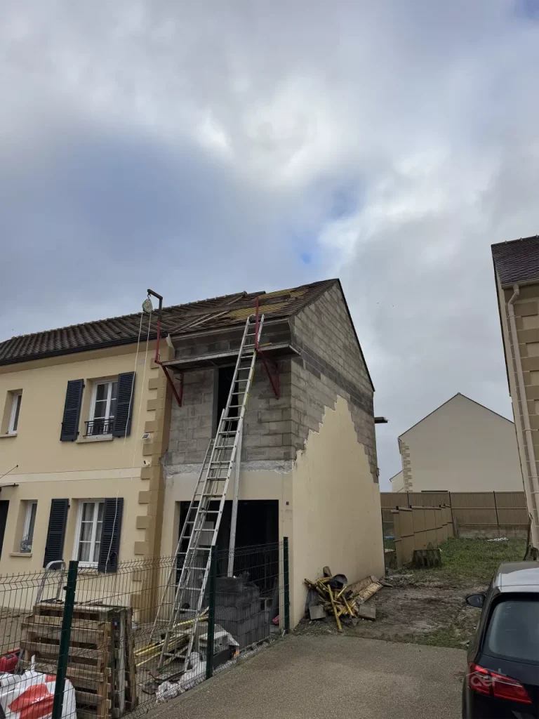 Travaux de façade en Île-de-France - Entreprise AER - Chantier à Le Mesnil-en-Thelle - Avant