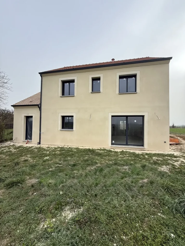 Travaux de façade en Île-de-France - Entreprise AER - Création de façade et pose de plaquettes de parement extérieur à Gazeran (78) - Après