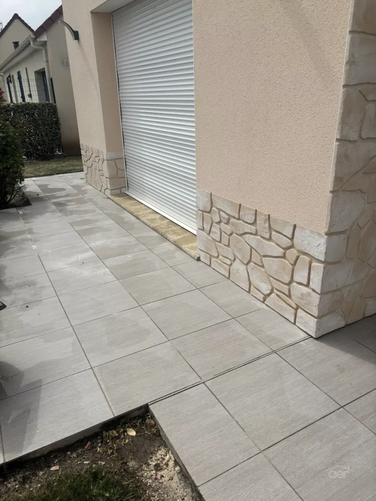 Travaux de façade en Île-de-France - Entreprise AER - Façades en imitation pierre : découvrez nos réalisations et notre savoir-faire - Septième type d'imitation