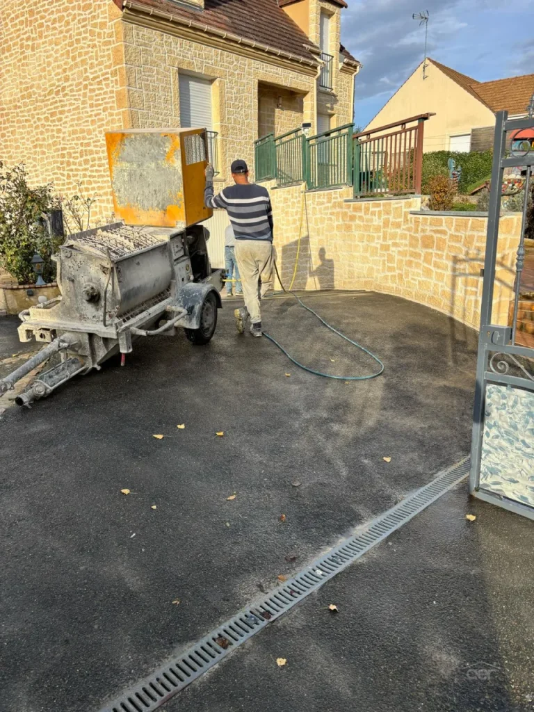 Travaux de façade en Île-de-France - Entreprise AER - Façades en imitation pierre : découvrez nos réalisations et notre savoir-faire - Première type d'imitation