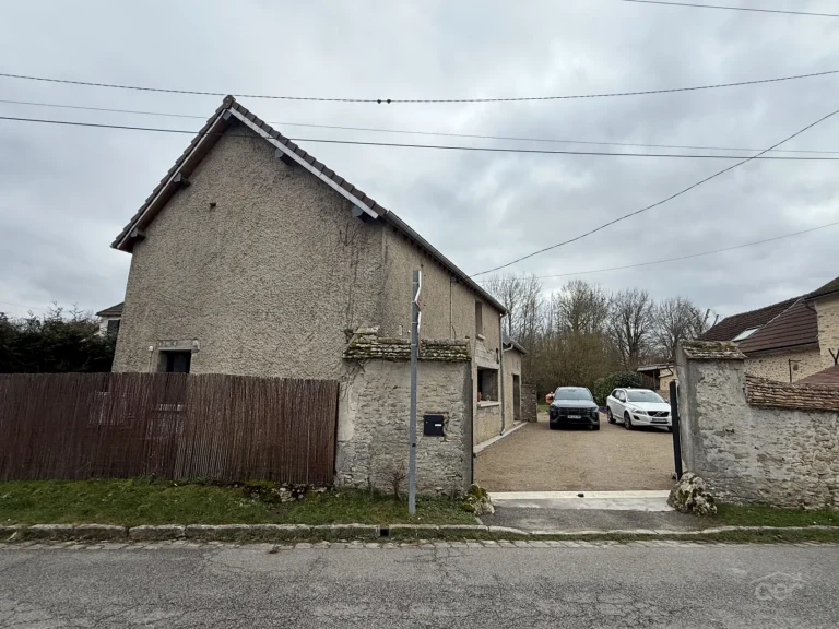Travaux de façade en Île-de-France - Entreprise AER - Ravalement sur une maison ancienne - Avant