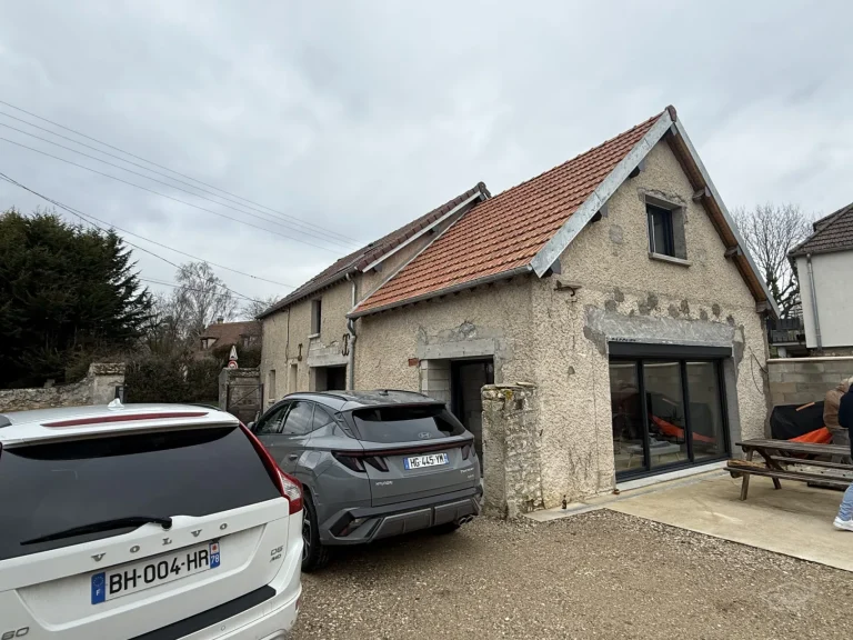 Travaux de façade en Île-de-France - Entreprise AER - Ravalement sur une maison ancienne - Avant