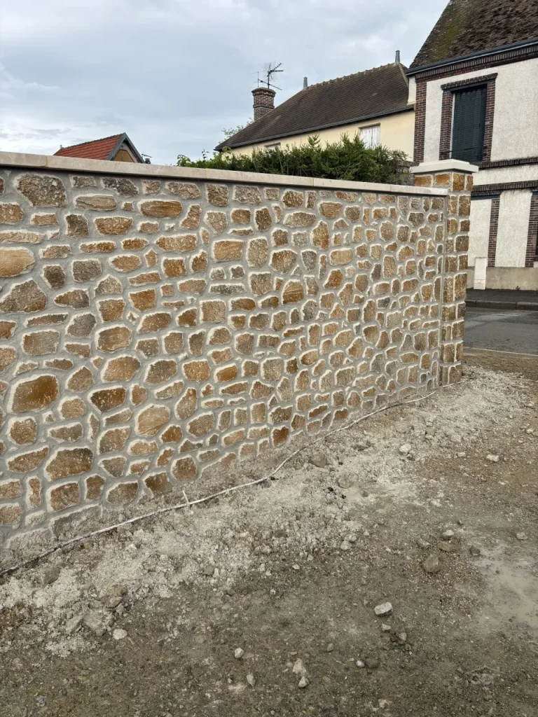 Travaux de façade en Île-de-France - Entreprise AER - Façades en imitation pierre : découvrez nos réalisations et notre savoir-faire - Sixième type d'imitation