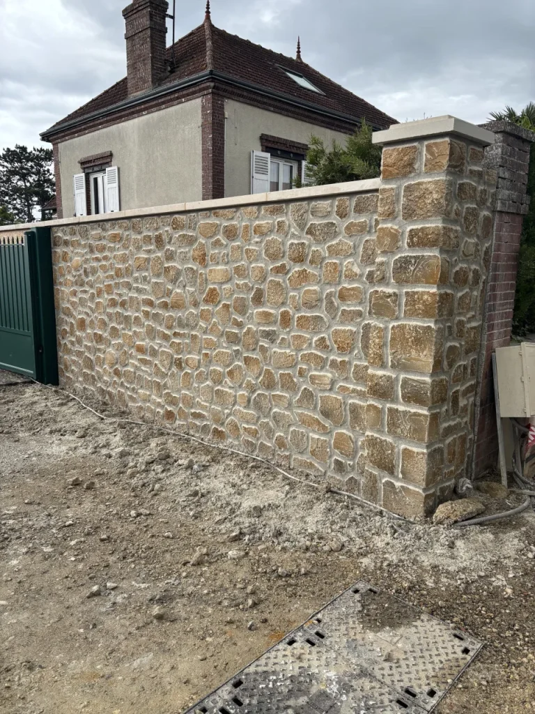 Travaux de façade en Île-de-France - Entreprise AER - Façades en imitation pierre : découvrez nos réalisations et notre savoir-faire - Sixième type d'imitation