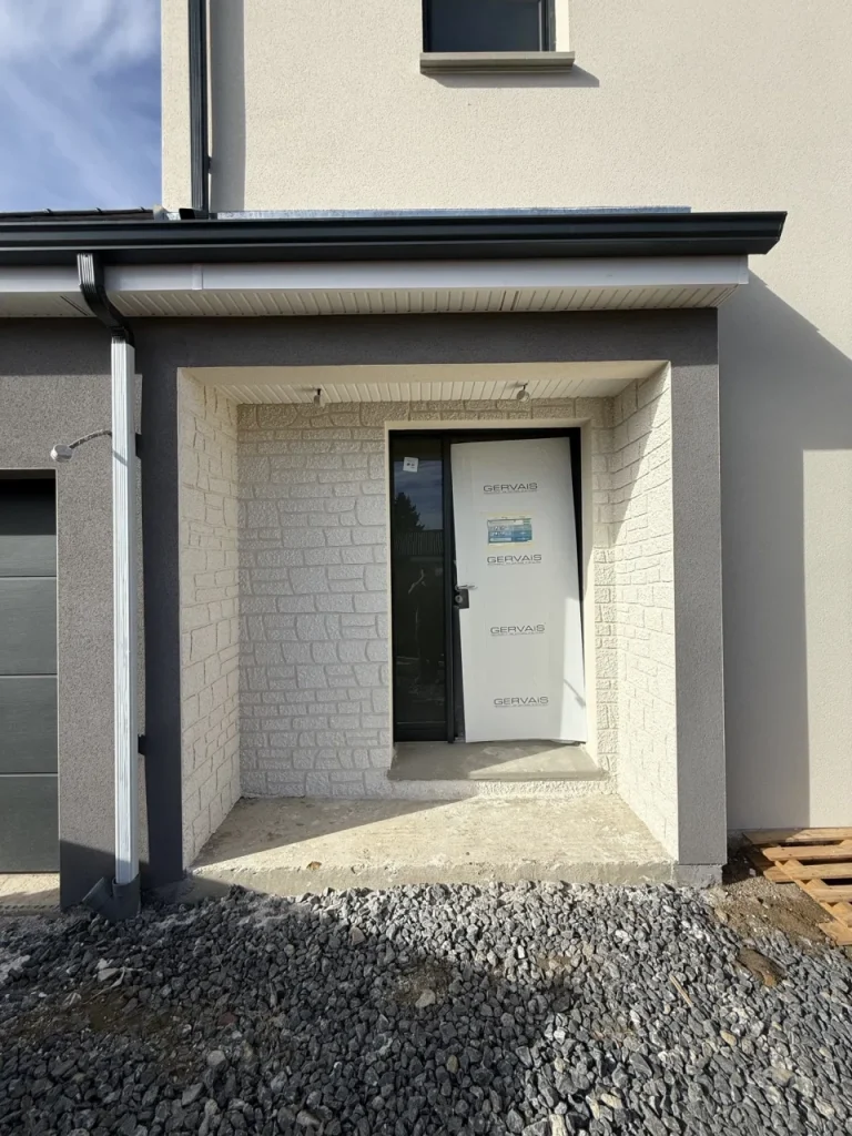 Travaux de façade en Île-de-France - Entreprise AER - Façades en imitation pierre : découvrez nos réalisations et notre savoir-faire - Troisième type d'imitation