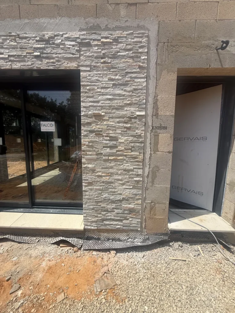 Travaux de façade en Île-de-France - Entreprise AER - Pose de parement mural extérieur à Verrières le buisson (91) - Après intervention