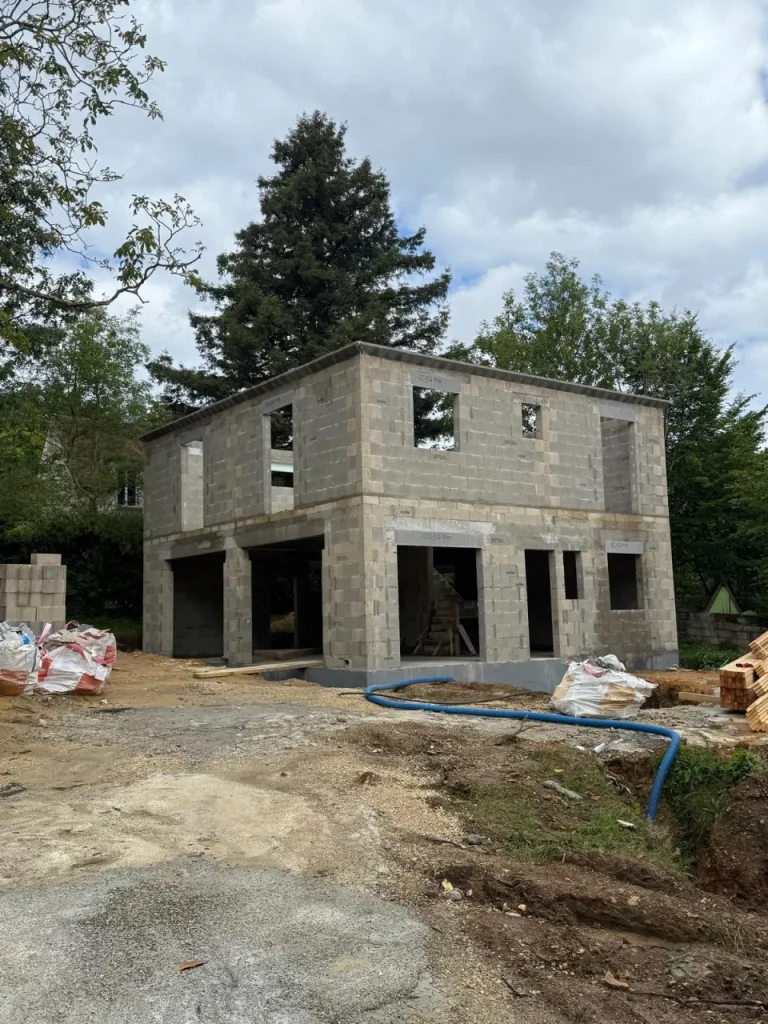 Travaux de façade en Île-de-France - Entreprise AER - Pose de parement mural extérieur à Verrières le buisson (91) - Avant intervention